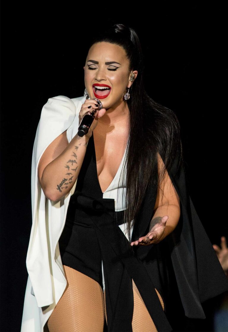 Demi Lovato performs at Rock in Rio, choreography by Dani Vitale.